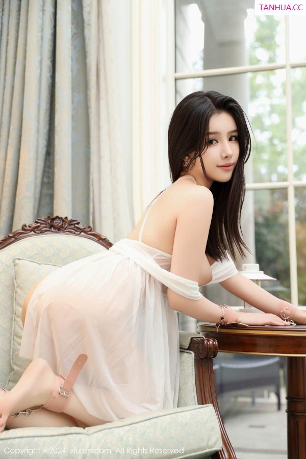   [XiuRen]高清写真图 2024.12.06 No.9563 唐翩翩 美腿妩媚第22张图片